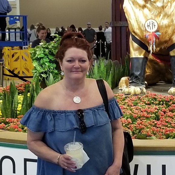 Meet your Posher, Meta - Picture 4 of 6